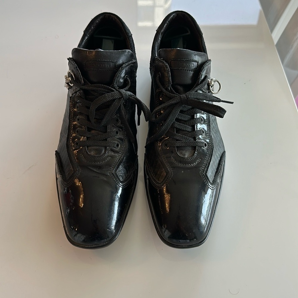 Authentic black men's size 42
Cesare Paciotti sneakers.